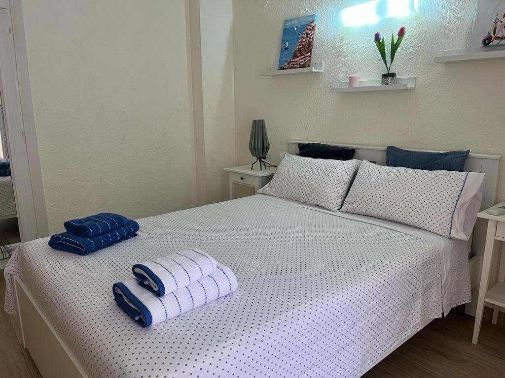 Apartamento Junto Al Mar En Playa San Cristobal Daire Almuñécar Dış mekan fotoğraf