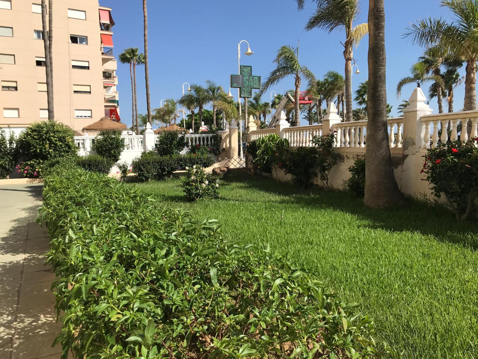 Apartamento 2 Dormitorios En Primera Linea De Playa San Cristobal Almuñécar Dış mekan fotoğraf