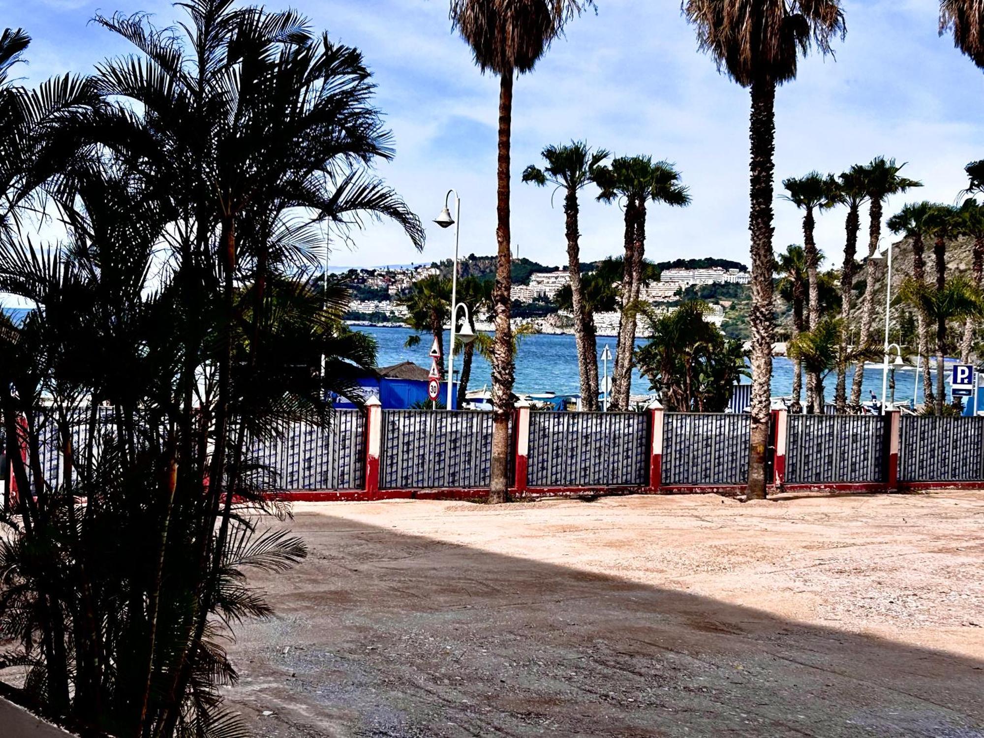 Apartamento 2 Dormitorios En Primera Linea De Playa San Cristobal Almuñécar Dış mekan fotoğraf